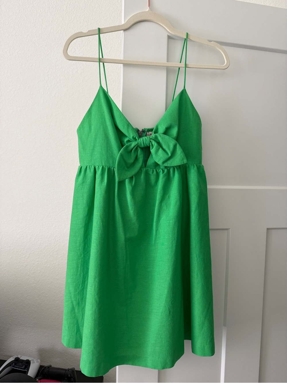 Alice + Olivia Melvina Green babydoll Sundress